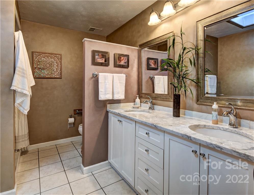 11 Echo Lake Drive Fairview NC 28730