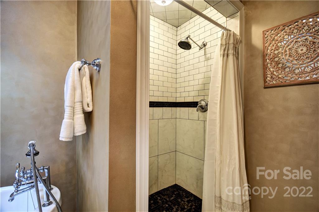 11 Echo Lake Drive Fairview NC 28730