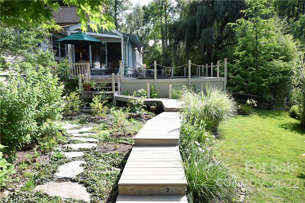 11 Echo Lake Drive Fairview NC 28730