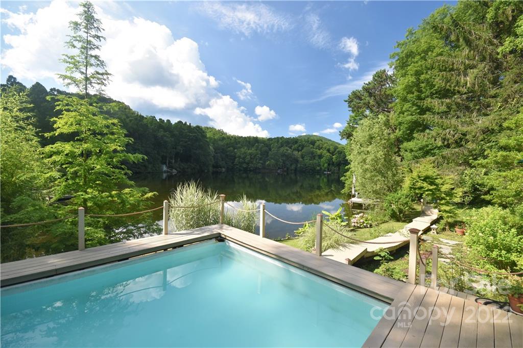 11 Echo Lake Drive Fairview NC 28730