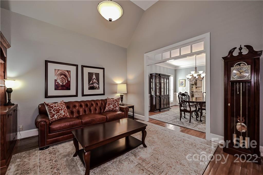 620 Queen Charlottes Court Charlotte NC 28211