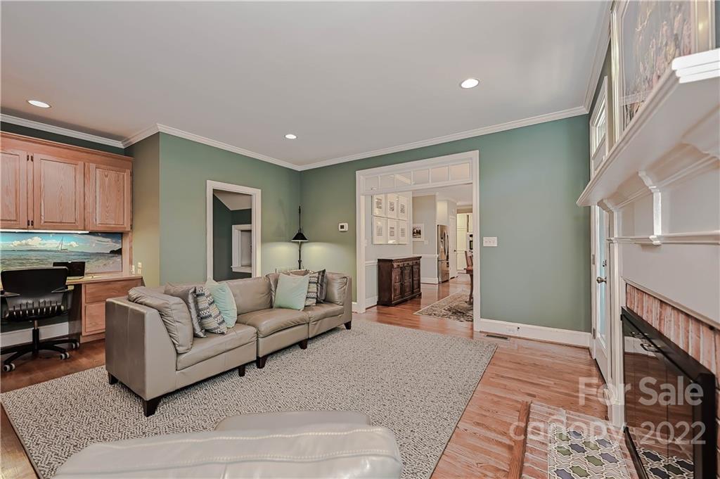 620 Queen Charlottes Court Charlotte NC 28211