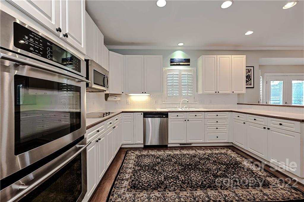 620 Queen Charlottes Court Charlotte NC 28211