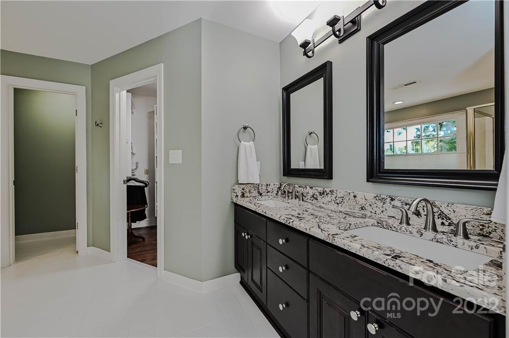 620 Queen Charlottes Court Charlotte NC 28211