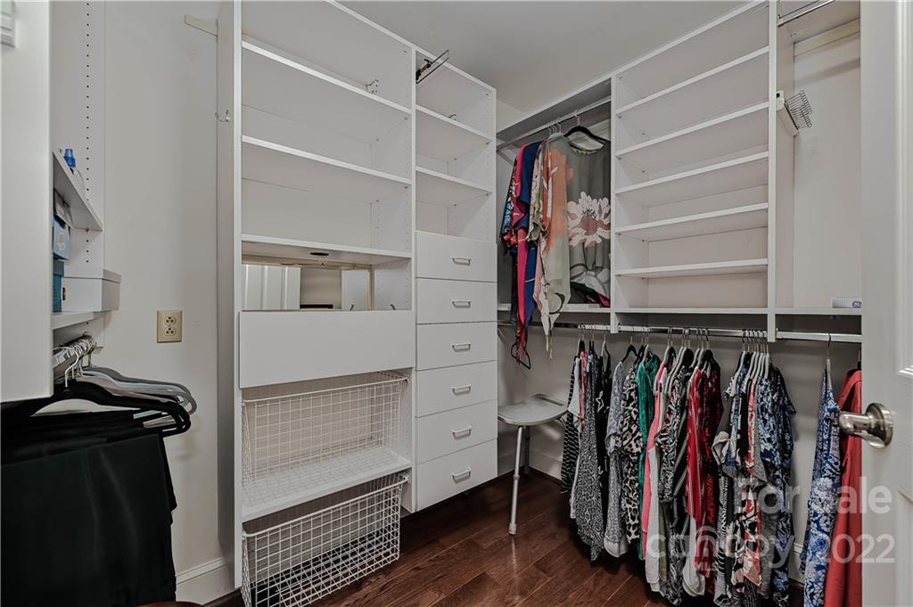 620 Queen Charlottes Court Charlotte NC 28211