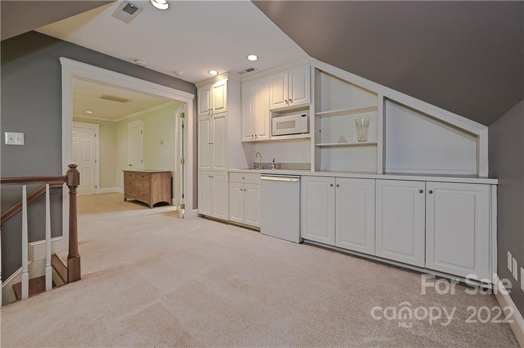 620 Queen Charlottes Court Charlotte NC 28211
