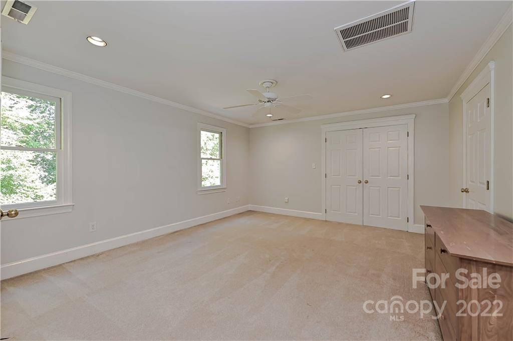 620 Queen Charlottes Court Charlotte NC 28211