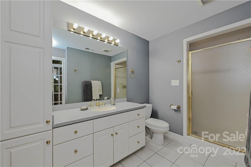 620 Queen Charlottes Court Charlotte NC 28211