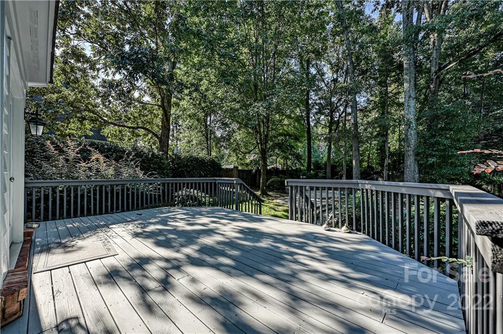 620 Queen Charlottes Court Charlotte NC 28211