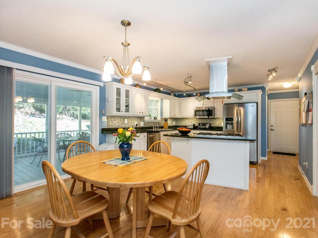 106 Thistle Tree Way Weaverville NC 28787