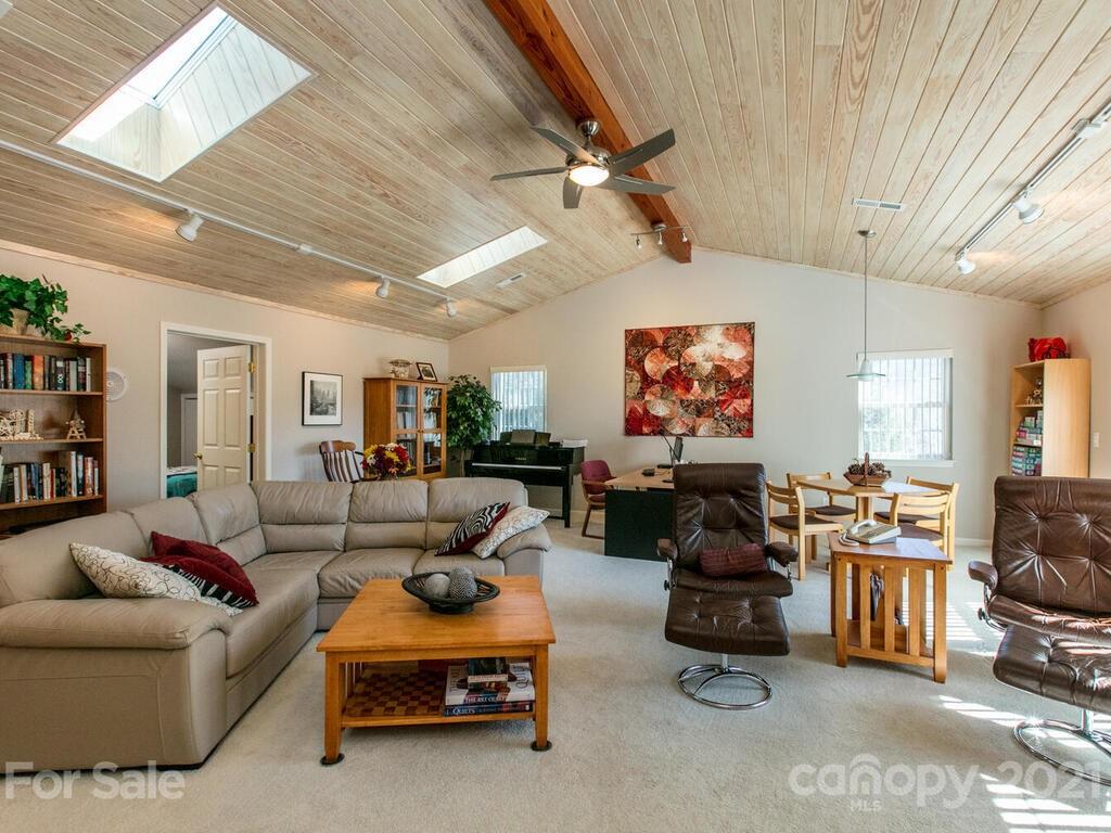 106 Thistle Tree Way Weaverville NC 28787