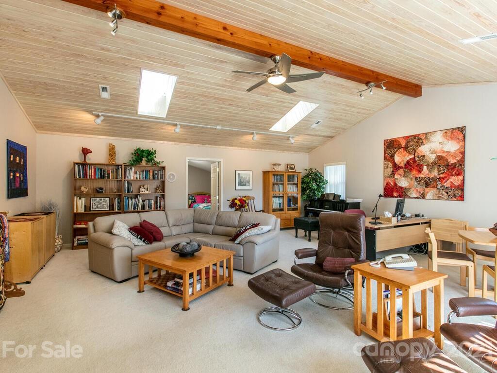 106 Thistle Tree Way Weaverville NC 28787