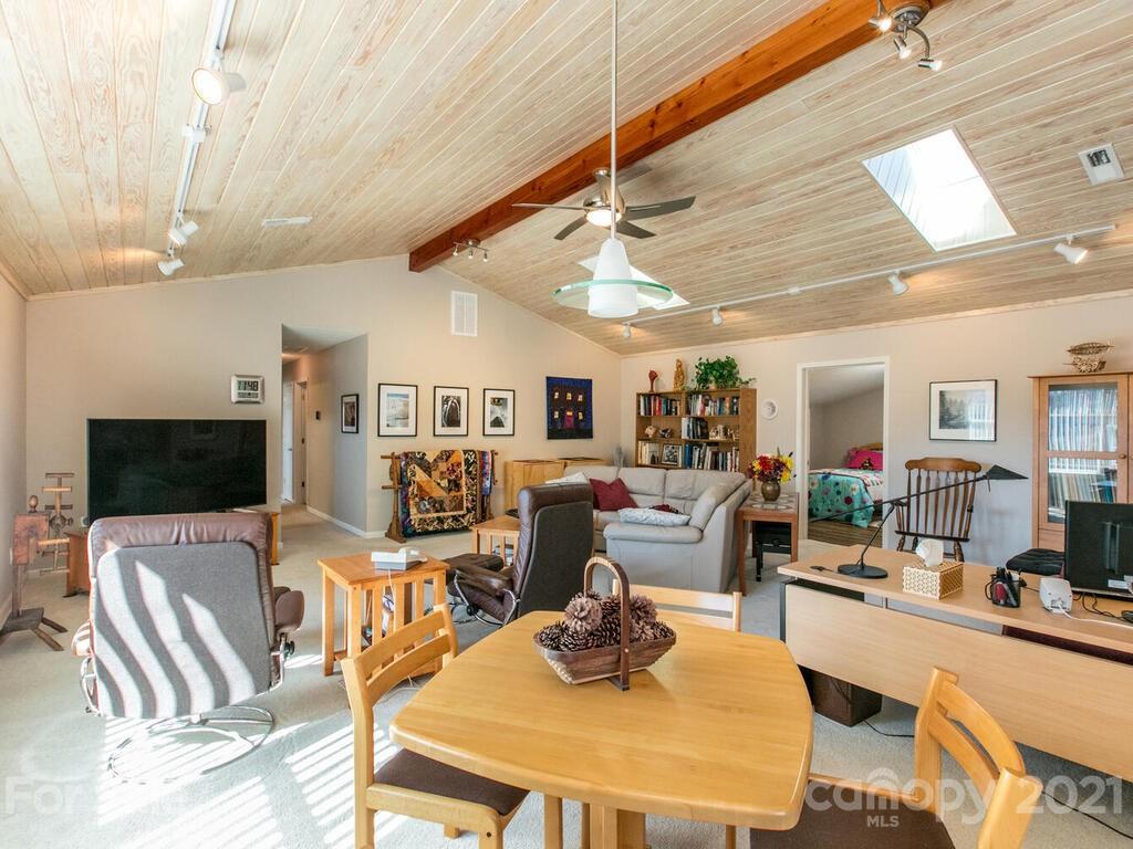 106 Thistle Tree Way Weaverville NC 28787