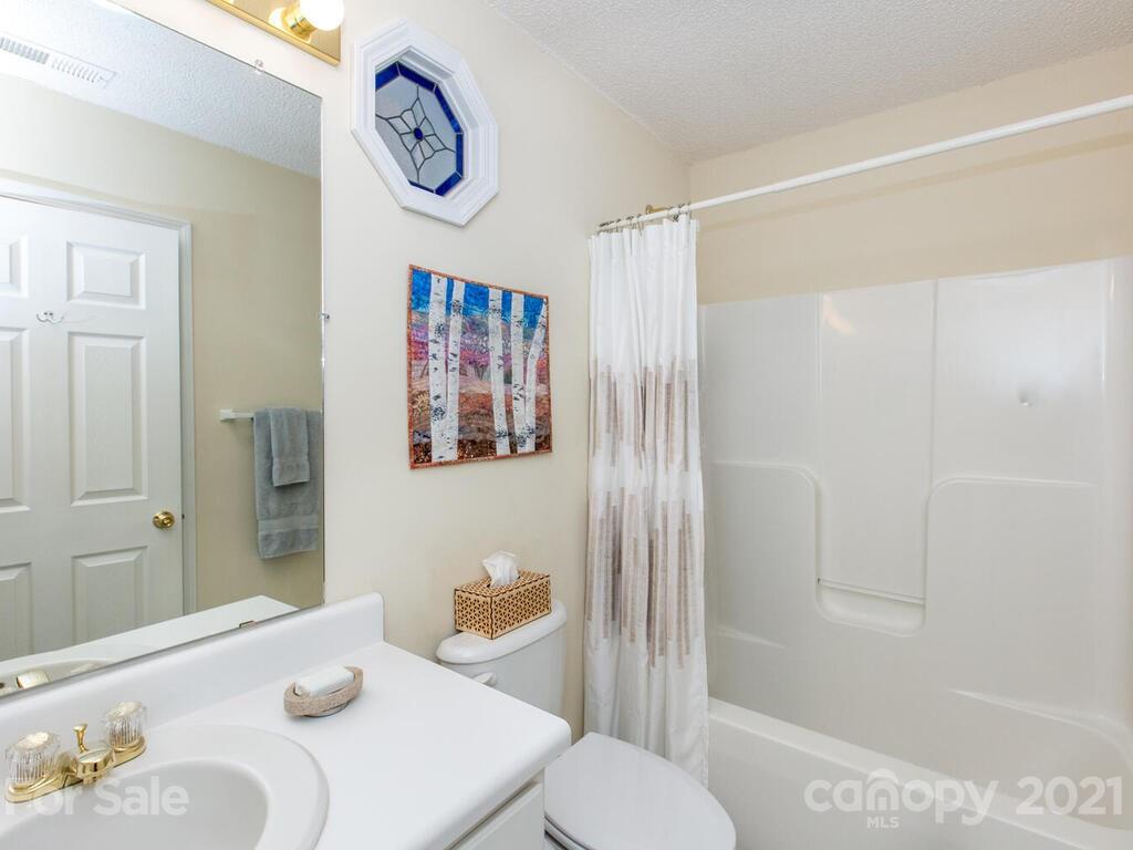 106 Thistle Tree Way Weaverville NC 28787