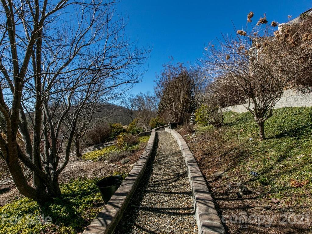 106 Thistle Tree Way Weaverville NC 28787
