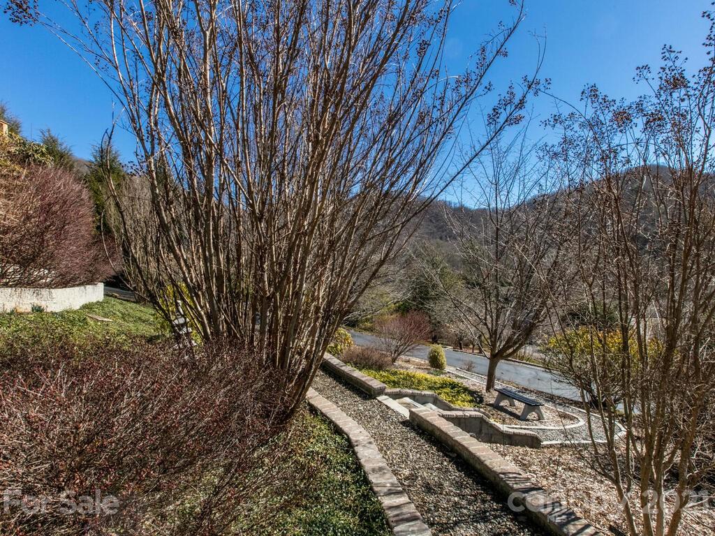 106 Thistle Tree Way Weaverville NC 28787