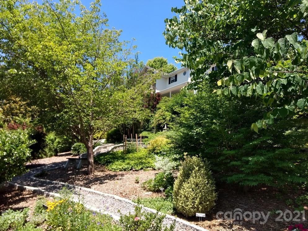 106 Thistle Tree Way Weaverville NC 28787
