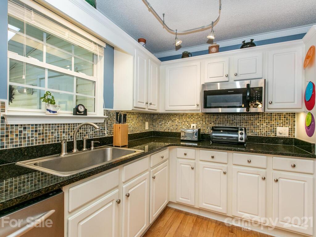 106 Thistle Tree Way Weaverville NC 28787