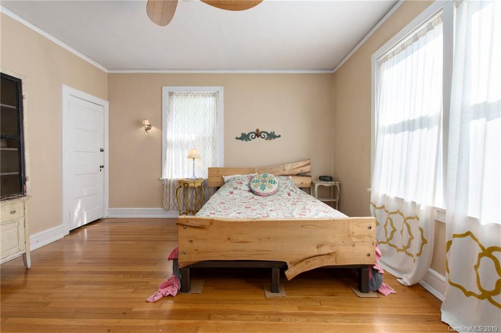 111 Azalea Avenue Swannanoa NC 28778