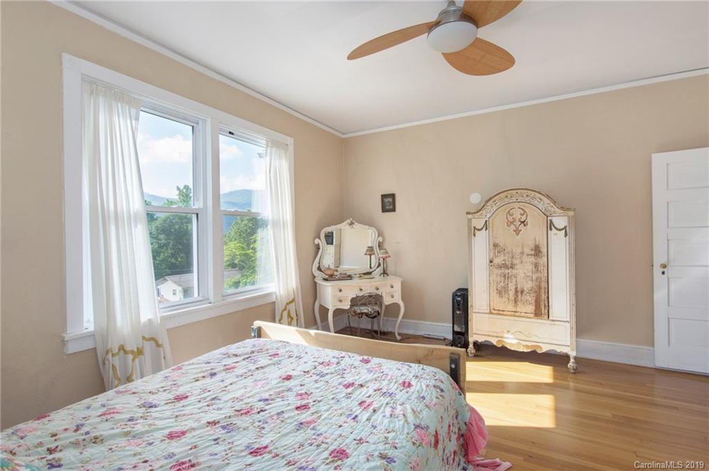 111 Azalea Avenue Swannanoa NC 28778