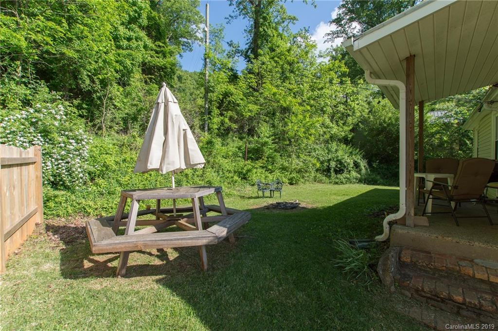 111 Azalea Avenue Swannanoa NC 28778