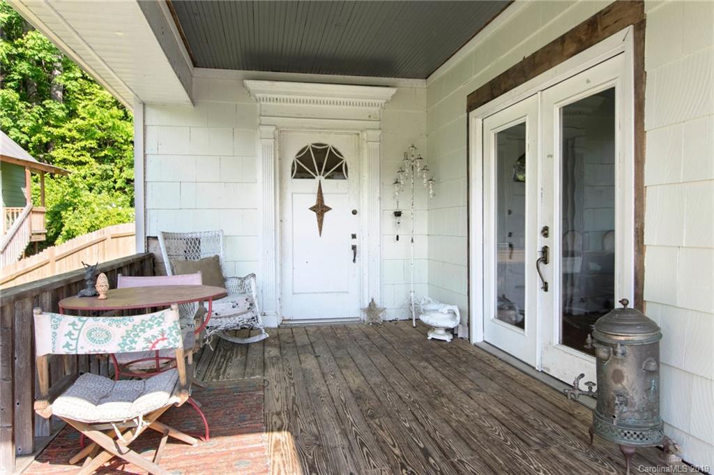111 Azalea Avenue Swannanoa NC 28778