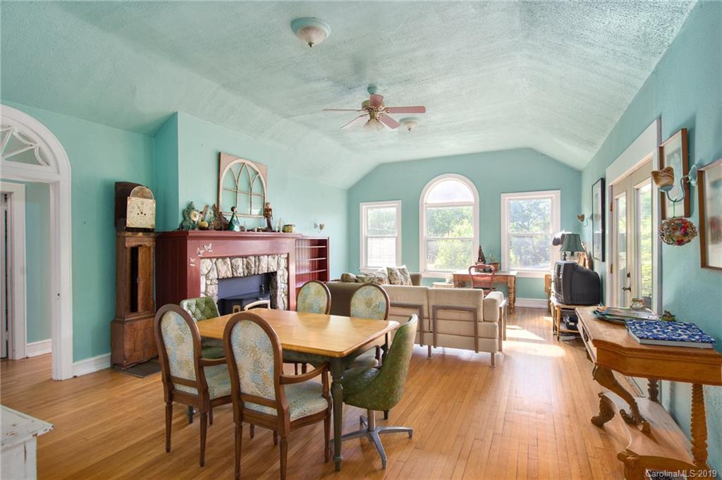 111 Azalea Avenue Swannanoa NC 28778