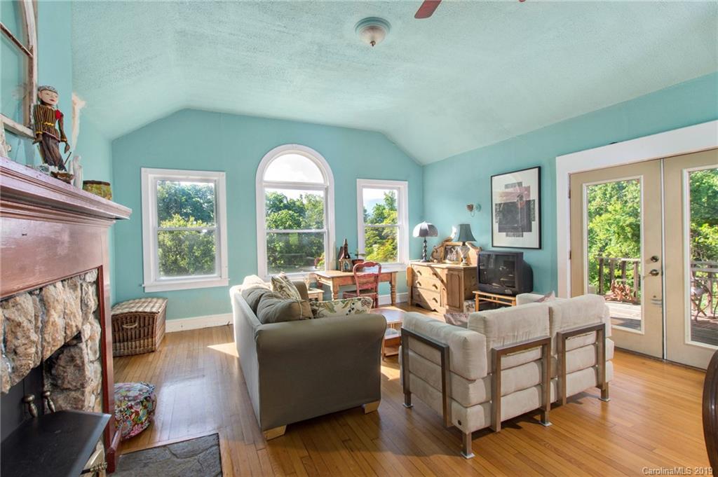 111 Azalea Avenue Swannanoa NC 28778