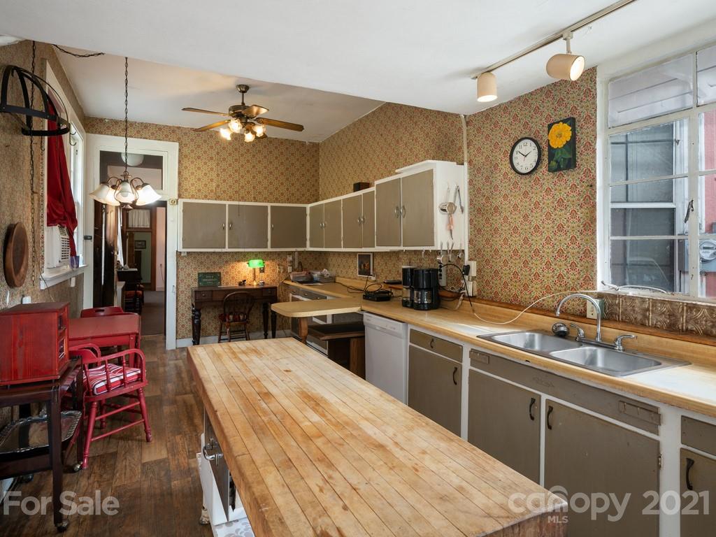 30 Lookout Road Asheville NC 28804