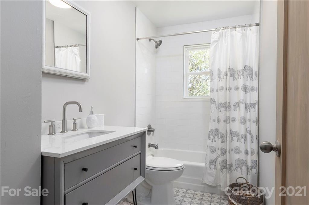 31 Union Chapel Road Weaverville NC 28787