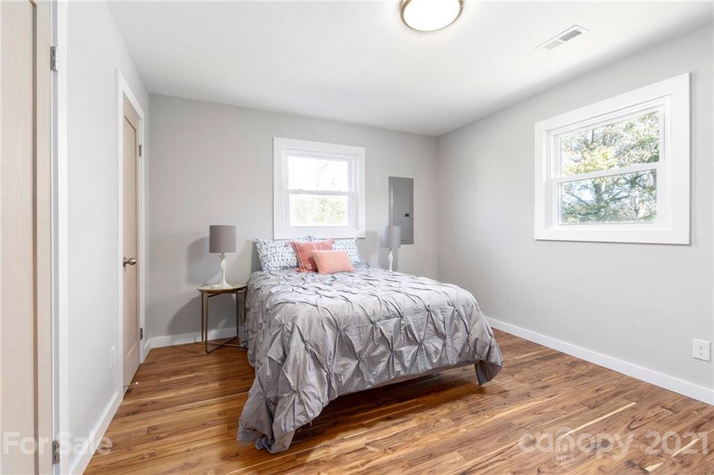 31 Union Chapel Road Weaverville NC 28787