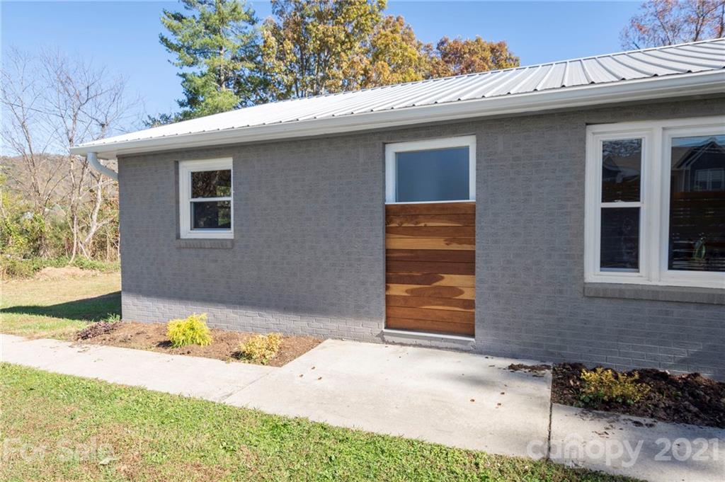 31 Union Chapel Road Weaverville NC 28787