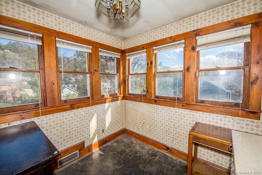 18 Kensington Drive Asheville NC 28805