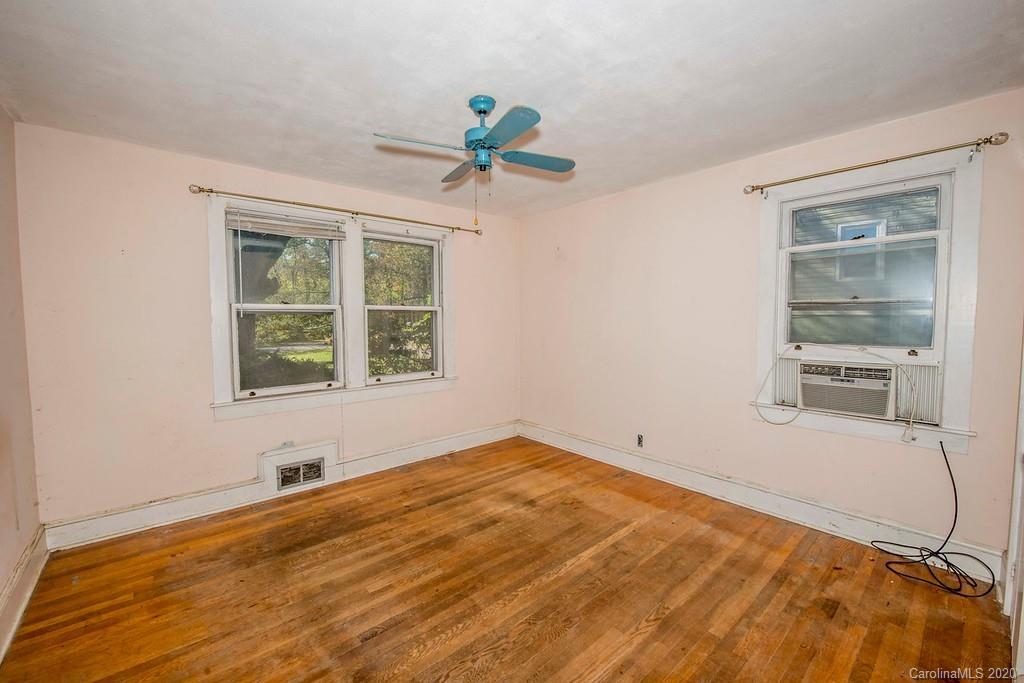 18 Kensington Drive Asheville NC 28805