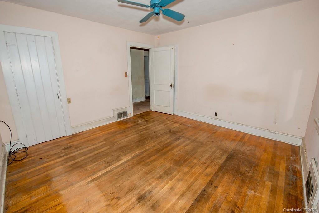 18 Kensington Drive Asheville NC 28805
