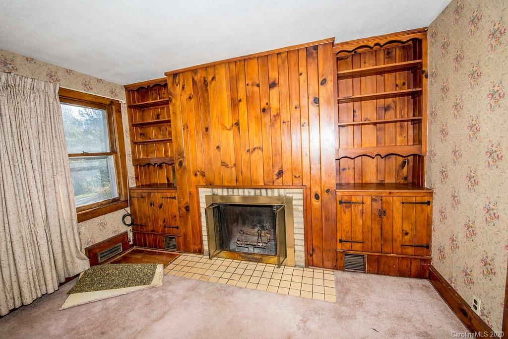 18 Kensington Drive Asheville NC 28805