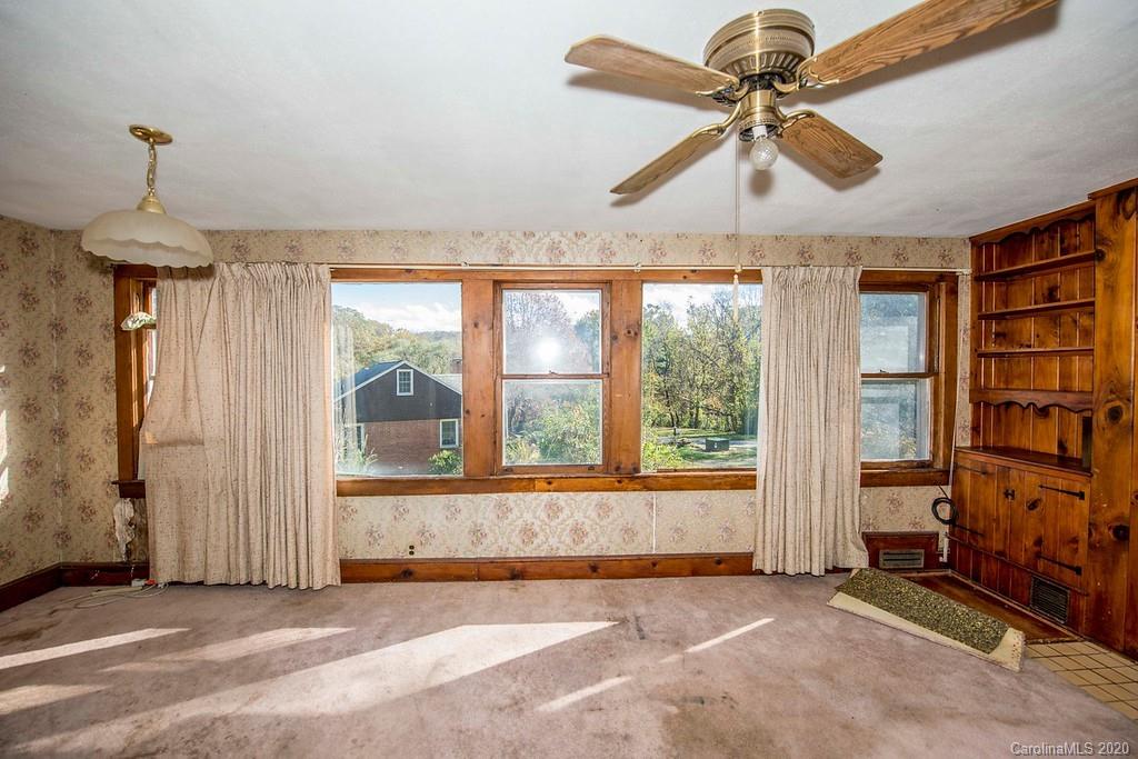 18 Kensington Drive Asheville NC 28805