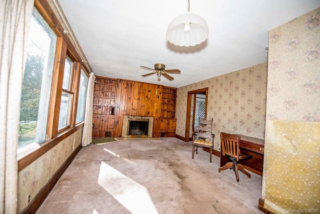 18 Kensington Drive Asheville NC 28805