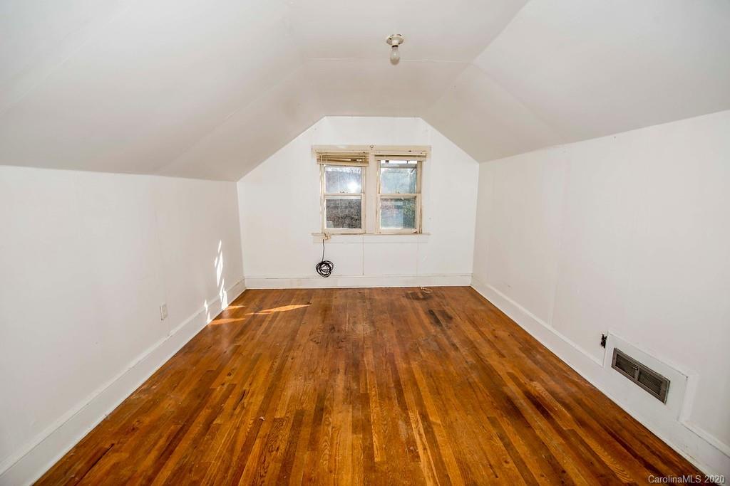 18 Kensington Drive Asheville NC 28805