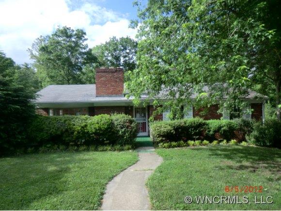 12 Chateau Place Asheville NC 28805