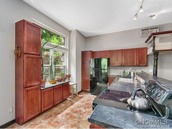 69 Wamboldt Avenue Asheville NC 28806