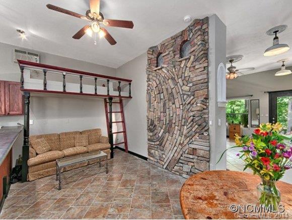 69 Wamboldt Avenue Asheville NC 28806