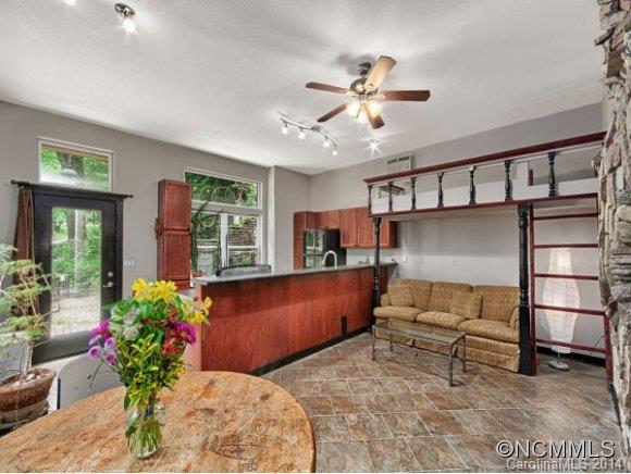 69 Wamboldt Avenue Asheville NC 28806