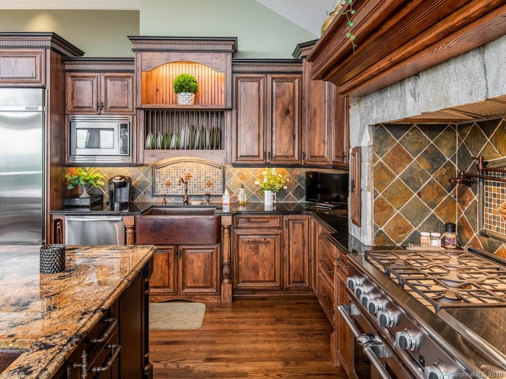 24 Ridgepoint View Burnsville NC 28714