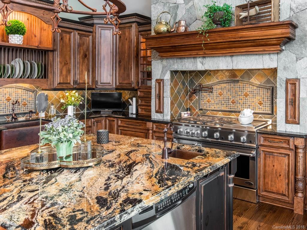24 Ridgepoint View Burnsville NC 28714