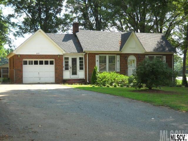 215 W 19th Street Newton NC 28658