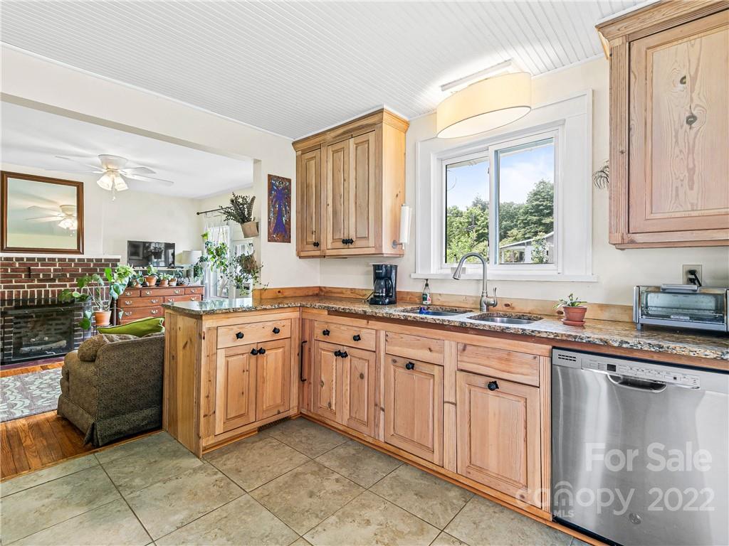 83 Montana Avenue Asheville NC 28806