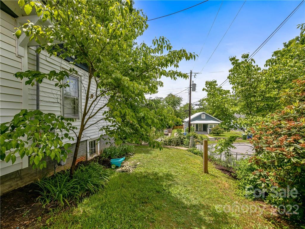 83 Montana Avenue Asheville NC 28806