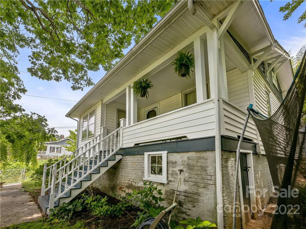 83 Montana Avenue Asheville NC 28806