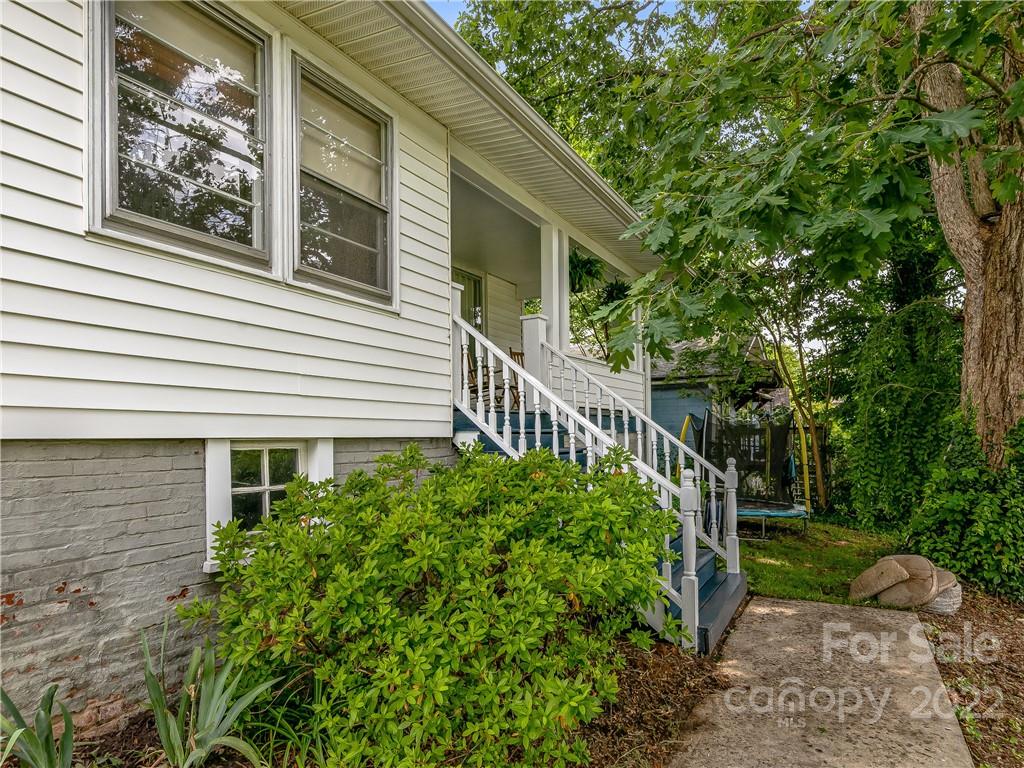83 Montana Avenue Asheville NC 28806